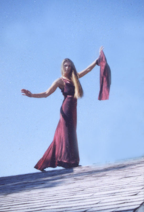 WOMAN IN RED/ROOF - CMT - photography - photo ID# aquawoman CT007